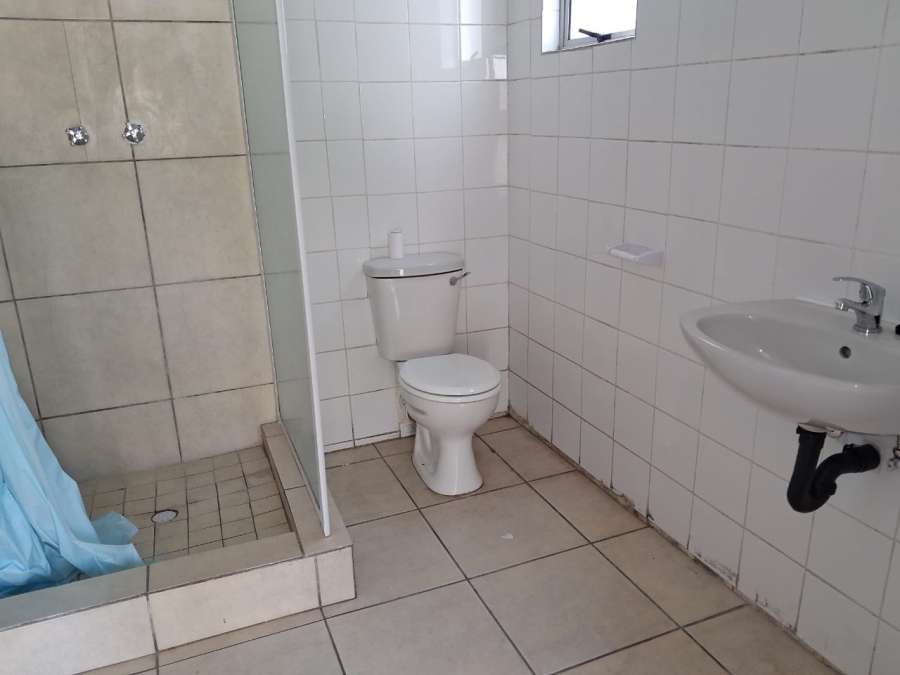 To Let 1 Bedroom Property for Rent in Quigney Eastern Cape